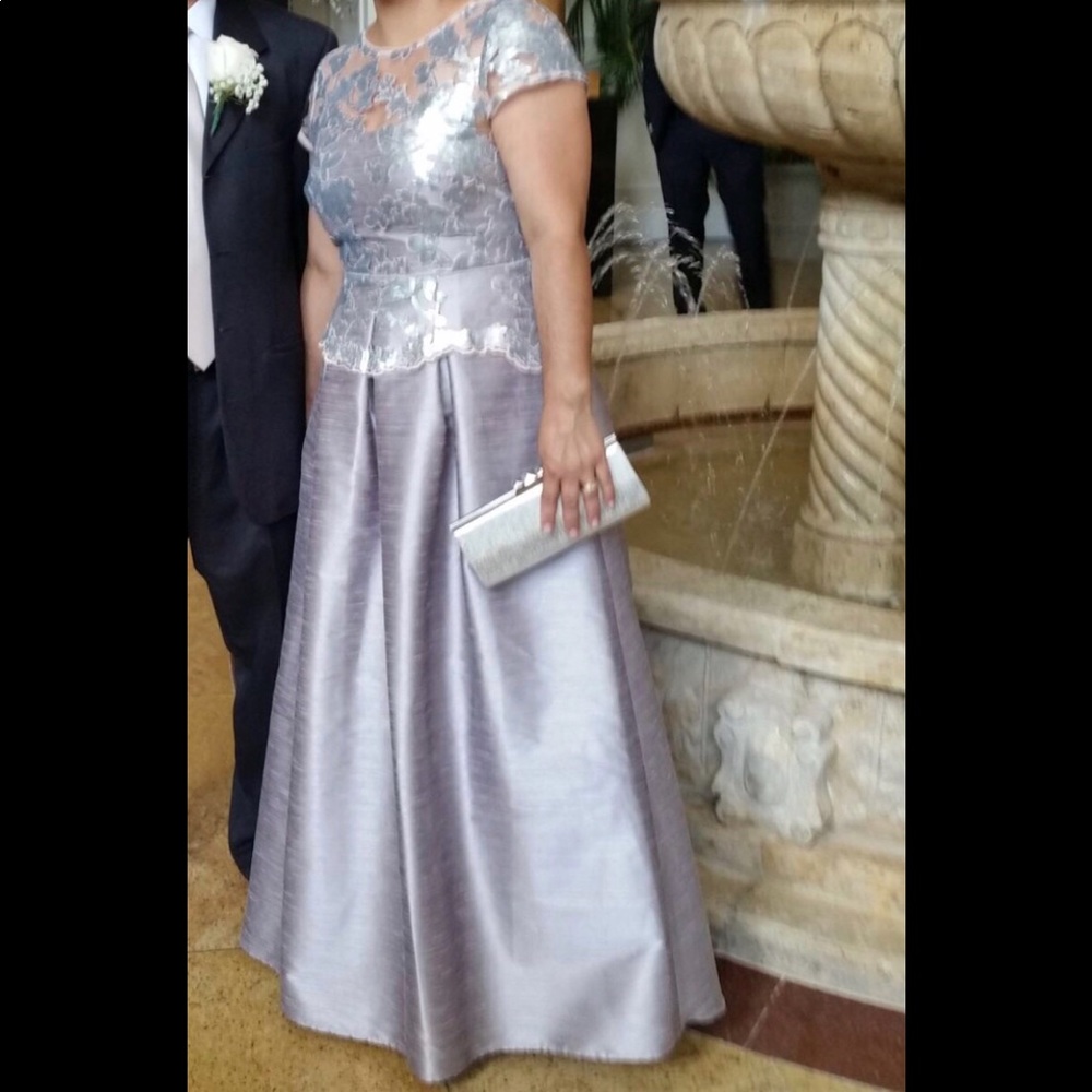 Formal Adrianna Papell gown
